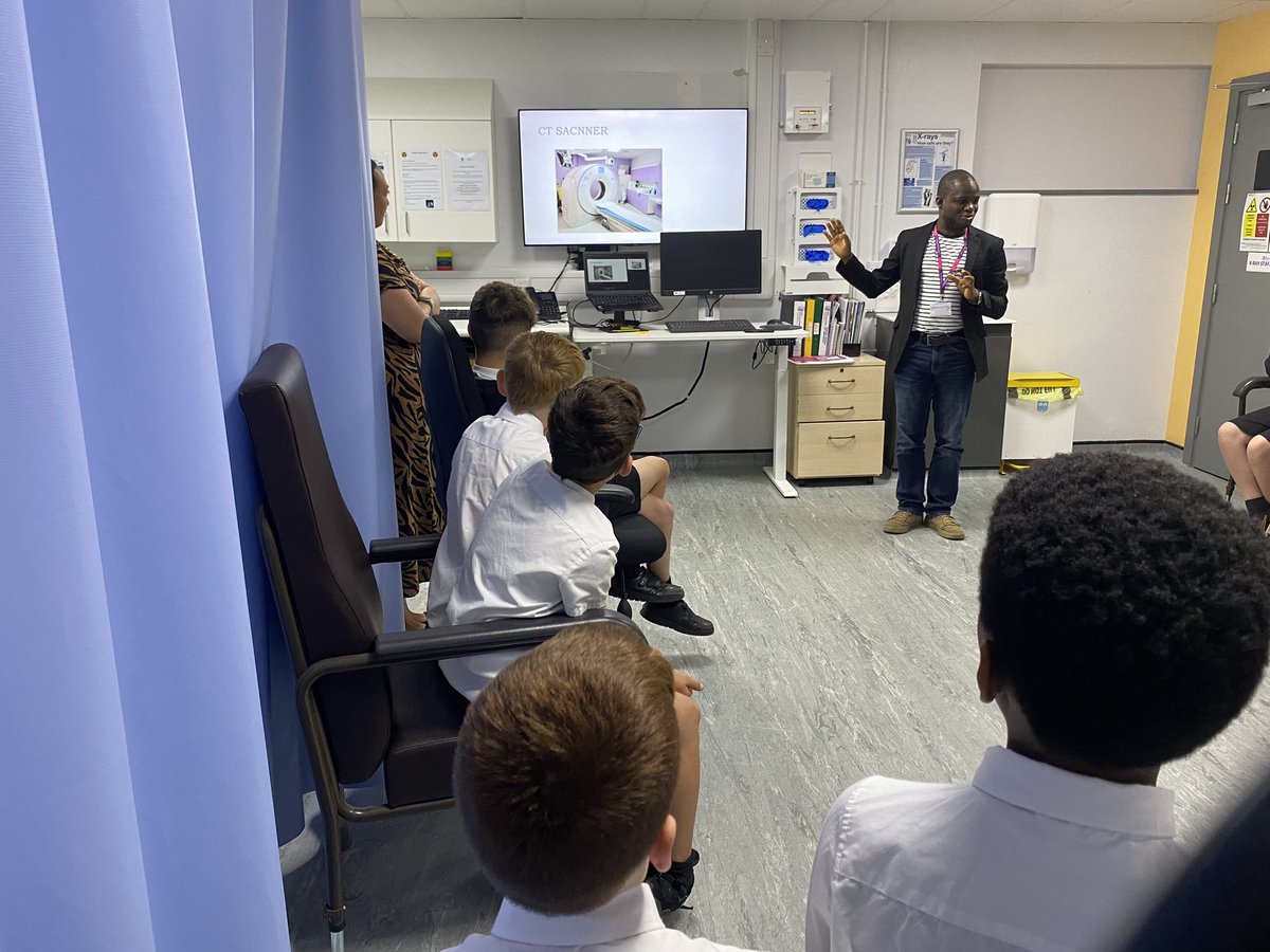 Helen Lewis tweet media