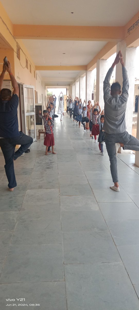 SachinCommando7's tweet photo. International yoga day 🤸🏻‍♂️🏃🏻🧎 https://t.co/Wg62soA1sN