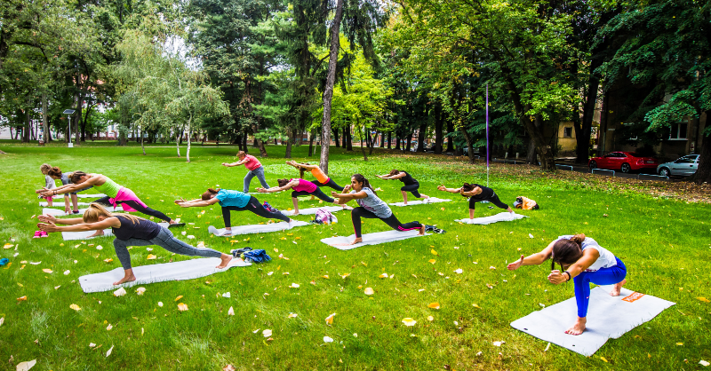 commonwealthsec's tweet photo. Today is #InternationalDayOfYoga! 🧘🏾

The Commonwealth Secretariat will join @HCI_London and @Heartfulness to host a yoga and meditation session at Marlborough House and celebrate yoga's role in improving health and combatting #NCDs across the #Commonwealth.

#CommonwealthHealth
