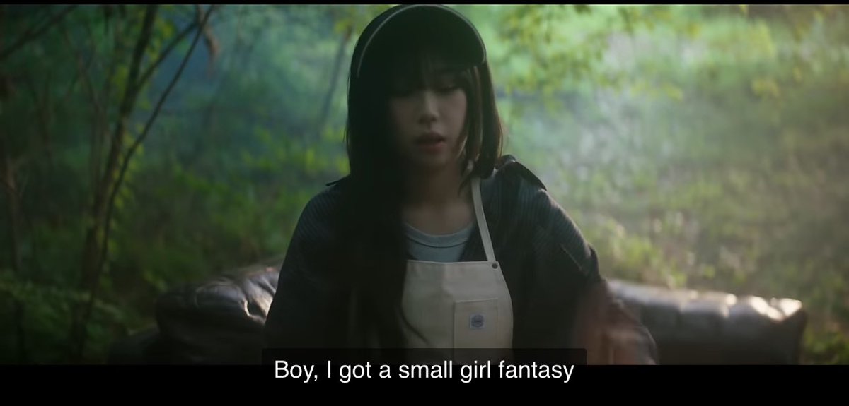 THEENANZ's tweet photo. < small girl > talks about how the beauty standards makes women so insecure to the point the afraid their lovers to leave them but here kyungsoo in the song telling her idc about those standards i love you the way you are 💗

respect 🙏 https://t.co/xmTMA21rLz