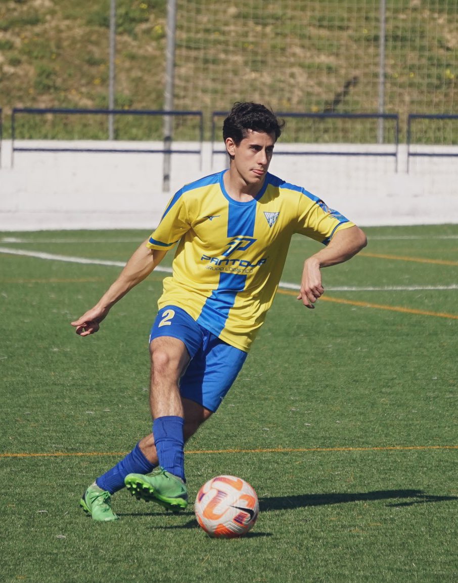 📝💛 | Dani Garcia no continuará en el club la próxima temporada. 

Tras toda una vida dedicada ligada al equipo de su pueblo, el canterano y la UDT separan sus caminos. 🤝🏼

¡Hasta pronto Dani, nos volveremos a cruzar! 👋🏼

<a href="/danigm_02/">Daniel Garcia ✌️</a> 

#UDT
