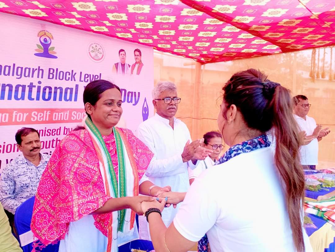 ChhandaDebbarma's tweet photo. #InternationalYogaDay
#yogaforself
#yogaforsociety
আজ রাস্তারমাথা স্কুল মাঠে বিশালগড় আর.ডি ব্লক লেবেল "আন্তর্জাতিক যোগা দিবসে" অংশগ্রহণ করি।

২১শে জুন, সকলকে জানাই আন্তর্জাতিক যোগ দিবসের শুভেচ্ছা। 
 #YogaForHumanity
#yogapractice 
#yogainspiration 
#yogalifestyle https://t.co/IKG6Xu0jgb