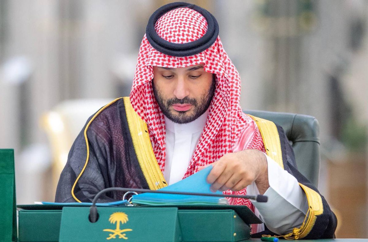 alq3oud's tweet photo. سابقنا العالم وسبقناهم.. سبع سنوات من التطور والعز والفخر دمت لنا ياسمو سيدي 🤍🇸🇦
 #الذكري_السابعه_لبيعه_ولي_العهد https://t.co/BWRJMKIbGN