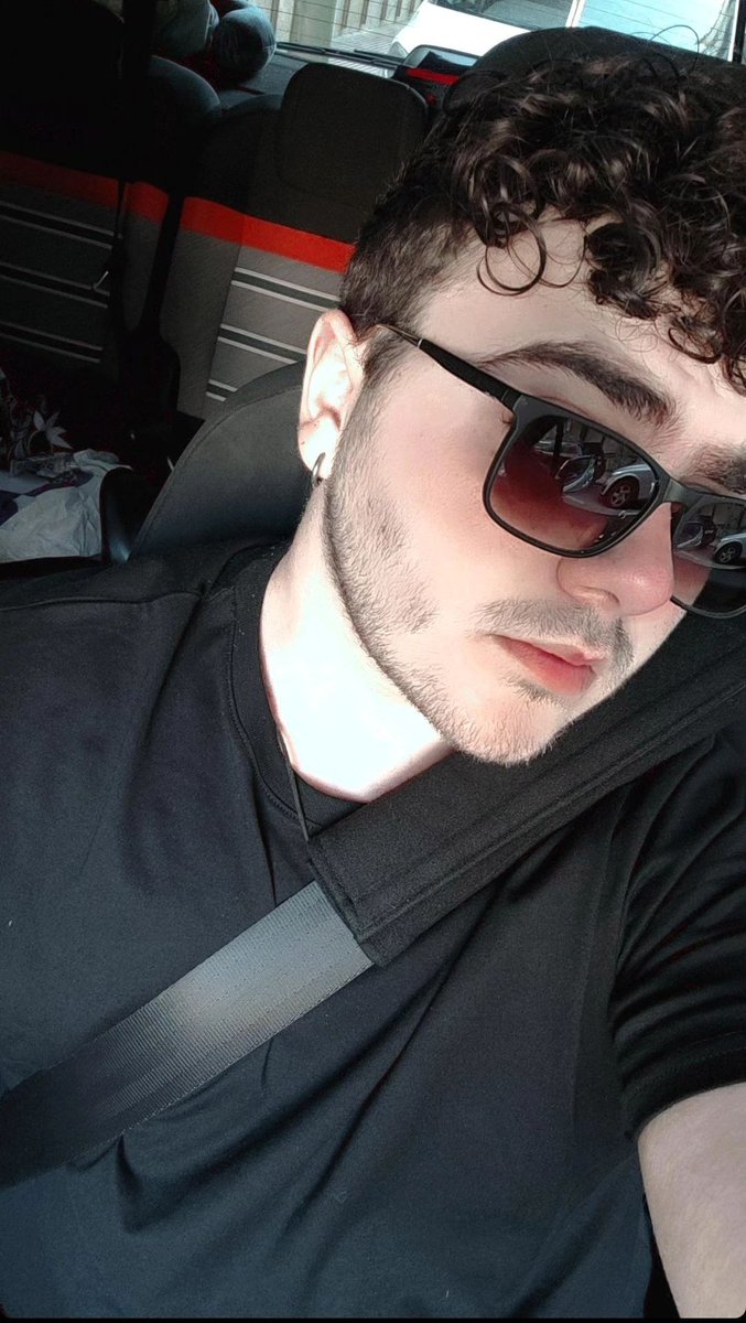 MeLlamanNano_'s tweet image. "." Y digo si me lío 🔥😈OMG LOL AMAZING OMEGALUL INCREÍBLE #LOCURA RANDOM #CHICORANDOM

(Pido perdón, he sido obligado a hacerlo)