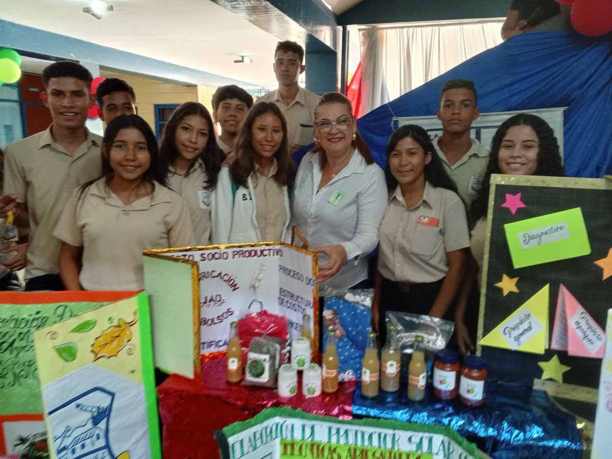 LeyraSuarezPsuv tweet media