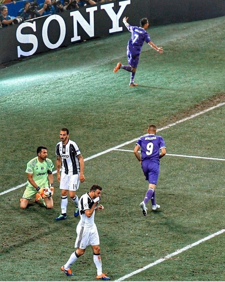 MadridXtra's tweet photo. ICONIC. 💜 https://t.co/yfa26Rx9iB