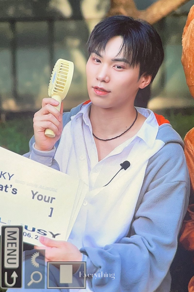 240621 더운데 고생많았다요 👏🏻

#라키 #ROCKY <a href="/p_rockyent/">ROCKY</a>