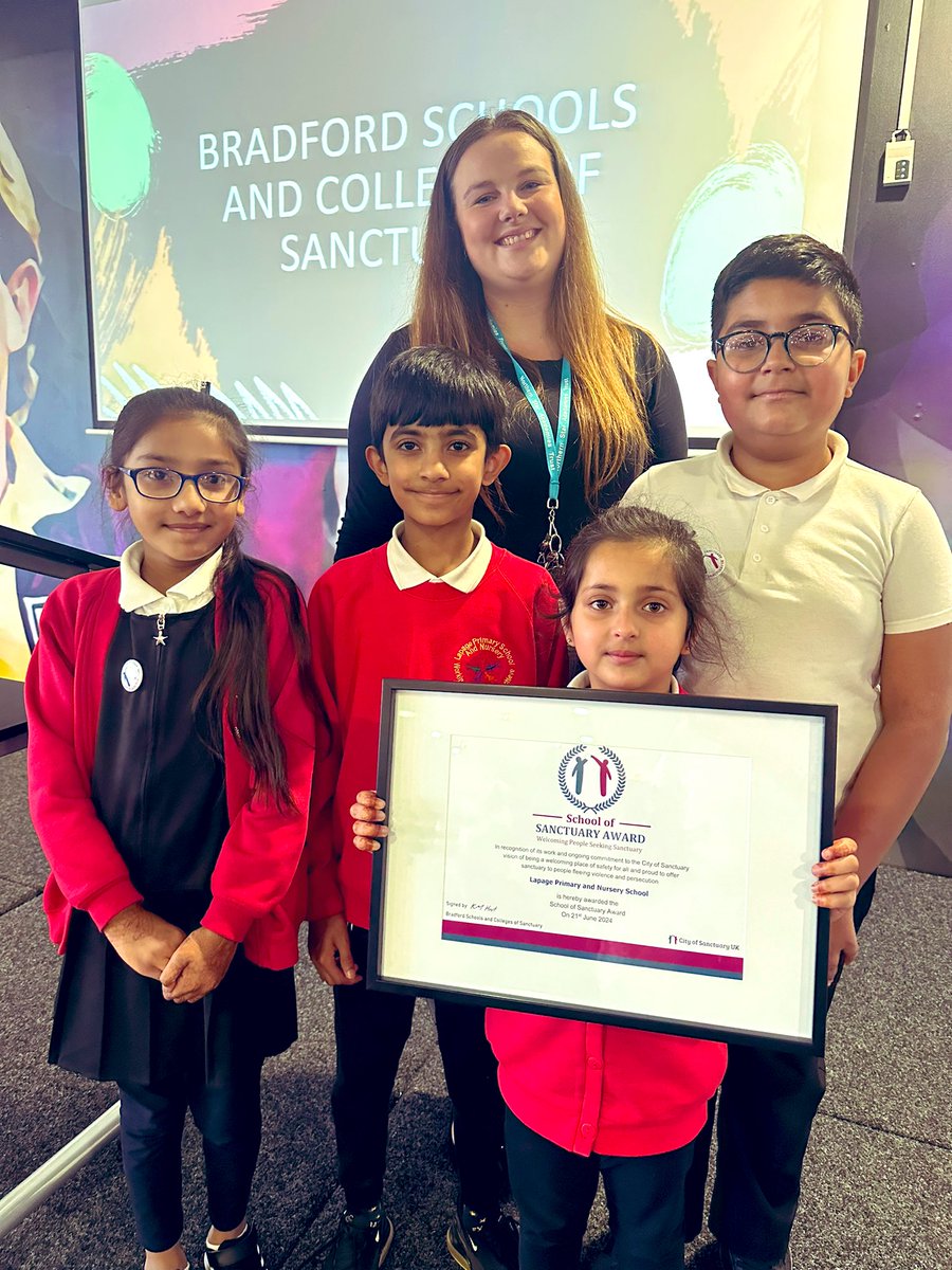 Here we are with our Schools of Sanctuary award! 😍 8 years of being a sanctuary school #proud <a href="/MrsJohnson2019/">Mrs J Johnson</a>