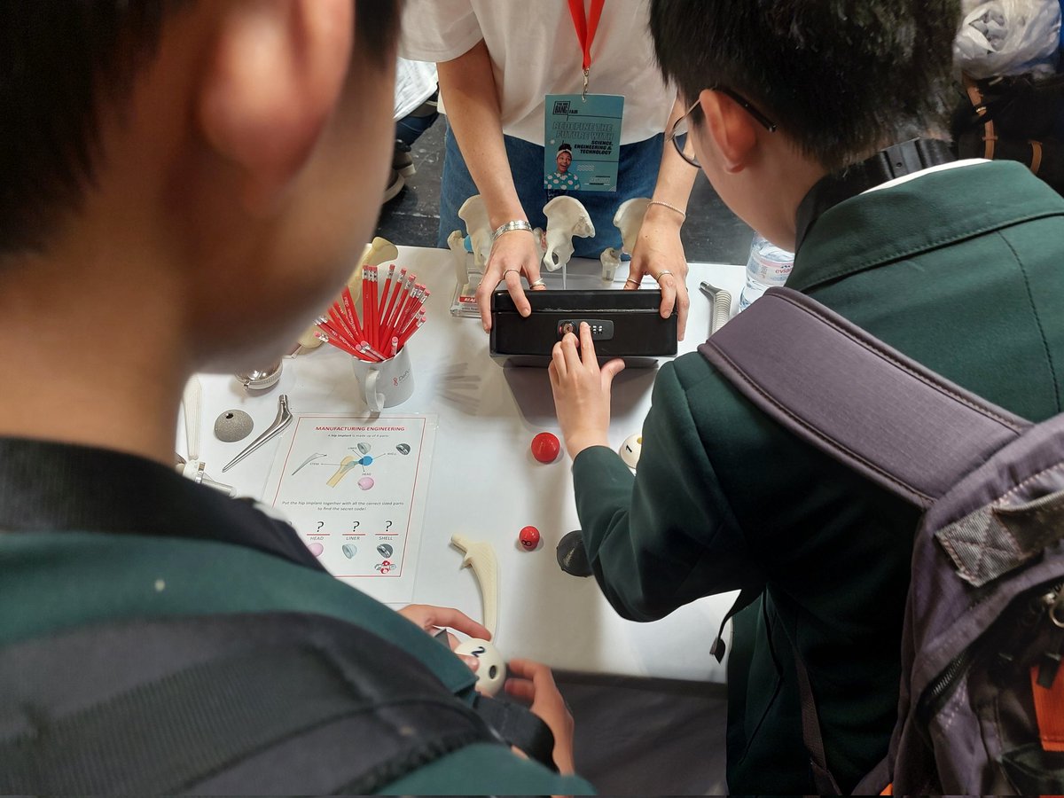 TootHillSTEM's tweet photo. The @BigBangUKSTEM trip is underway for the @TootHillBingham year 8s. Loads to see and do at the uk's largest expo for Science, Technology,  Engineering and Maths (STEM). #TootHillSTEM #STEM #STEMeducation #bigbangfair https://t.co/eGcZsoLt9F