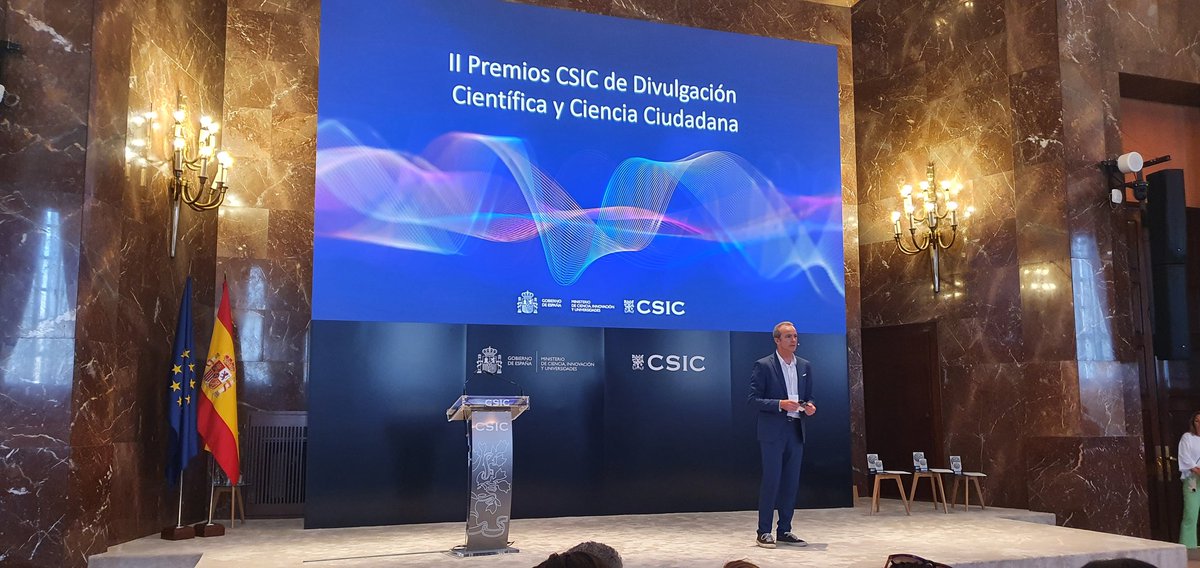 IEOoceanografia's tweet image. Seguimos en las III Jornadas de #CulturaCientífica y #CienciaCiudadana de @CSICdivulga 

Presentación de proyectos inspiradores ⛰️📻🌿⚗️👨🏻‍🔬 y, como colofón, entrega de los II premios de la #VACC.

'Difundimos, nos adaptamos y evolucionamos'