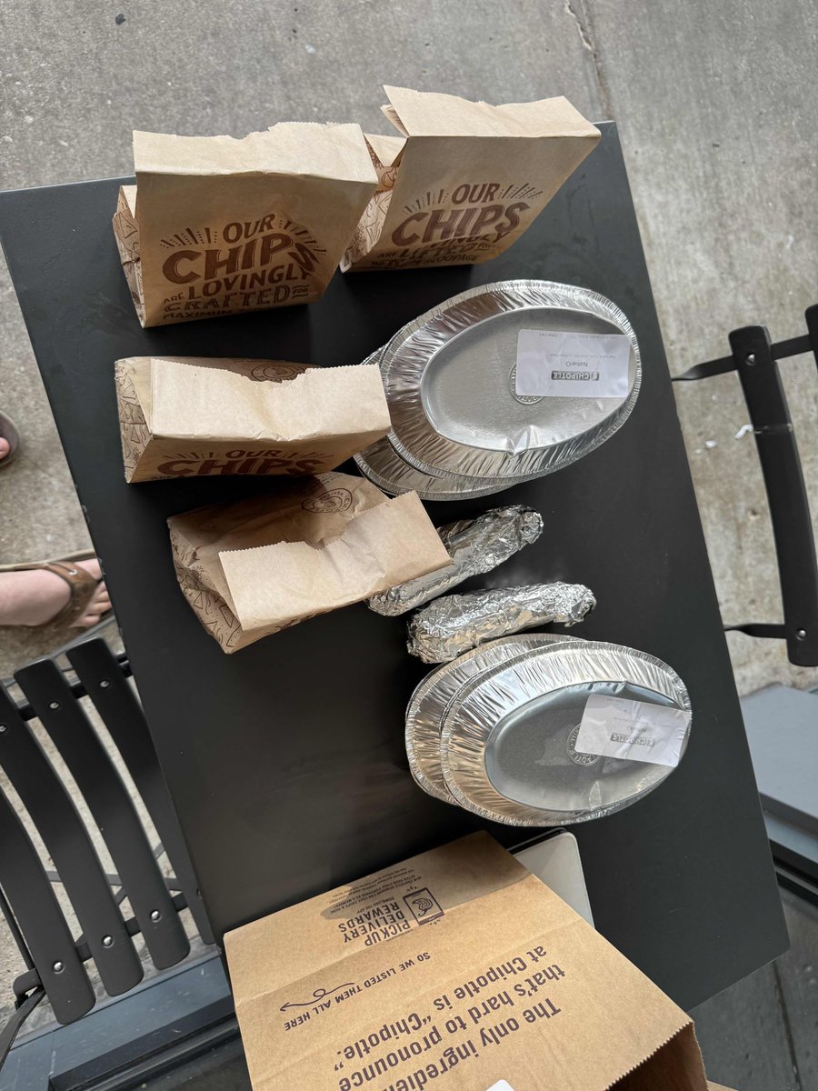 🚨 CHIPOTLE IS GLITCHING AGAIN 🚨

4 bowls for $1

Over 500 bowls secured ✅

RT+ Like and I’ll send you the instructions 🌯