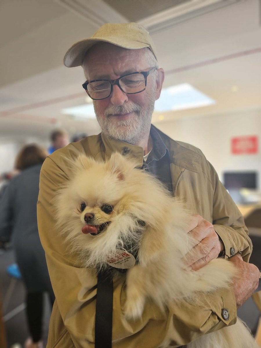 jeremycorbyn's tweet image. Who would make a better PM?

Retweet for Duchess the dog 
Like for El Gato 

I will be revealing the final results at a special event this weekend. RSVP here: tinyurl.com/4jx3r9em