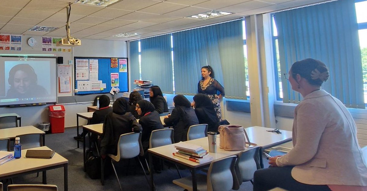 BVGALanguages's tweet photo. Today, we started our webinars with Youssef and Griselda, what a fantastic way to celebrate the #RefugeeWeek with our Y8 and Y9 students and our @NaTakallam conversation partners from Morocco and Venezuela! We learned so much! #ConfidentFutureCitizens #ConfidentCommunicators https://t.co/oaEAX2v6Ov
