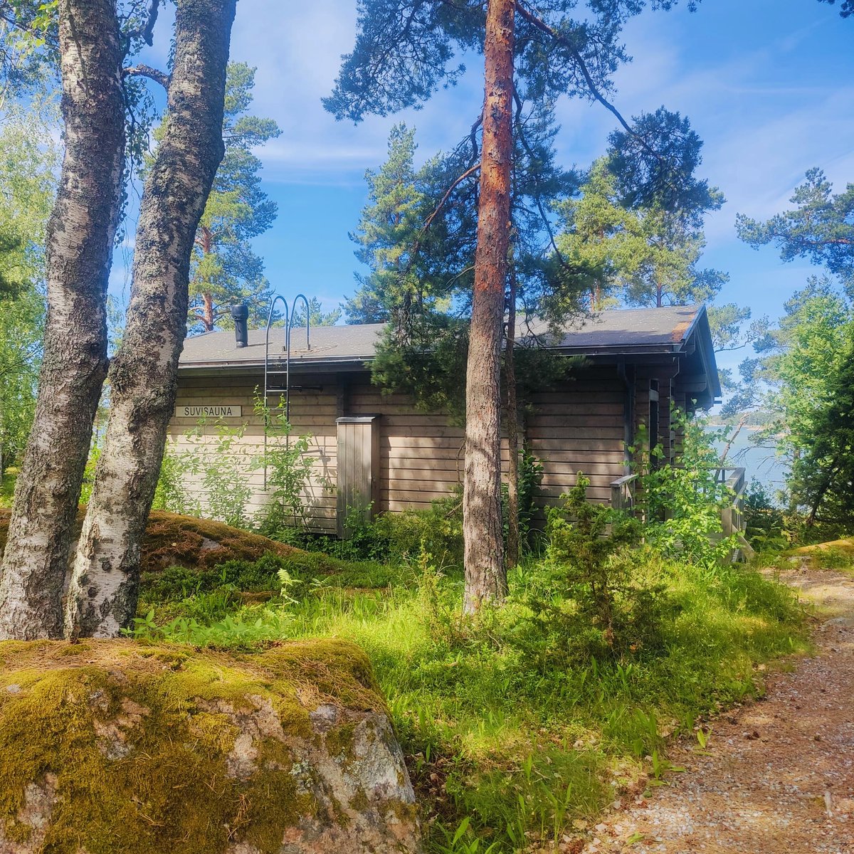 tarjaviljanen's tweet image. Tänään oli oikein Suvisauna,  olihan se kerrostaloasujalle luksusta.
En kaipaa oikeastaan koskaan saunaa, ei ole omaa ja siksi käyn niin harvoin, mutta olihan tämä ihan superia. #pienetilot