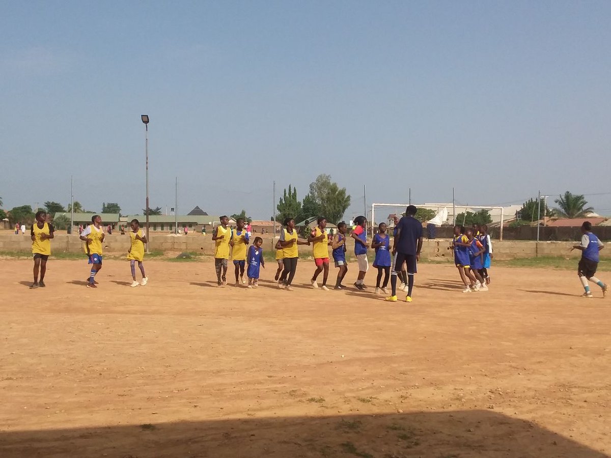 orahbayitfound1's tweet image. Starting June with a valuable lesson for our Play and Excel girls! They delved into the dynamics of peer pressure—both its challenges and opportunities. Let’s empower one another to rise higher! #OrahBayitFounda #PlayAndExcel #equalopportunity. Support us lght.ly/4o74019