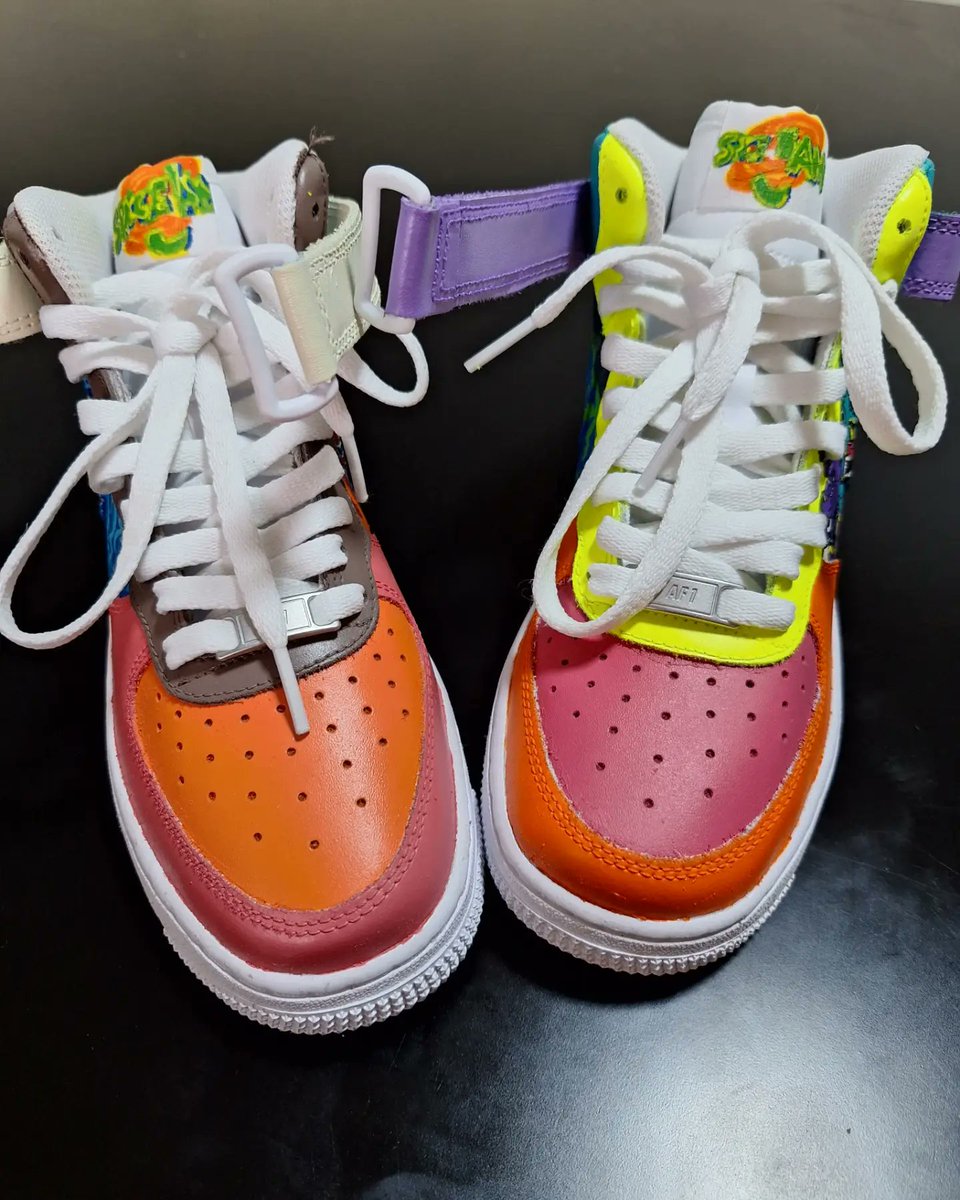 CBCKicksXShirts's tweet photo. #CBCKids look so fresh and so clean!
#kidsfashion #customtshirts #customairforceones #customairforce1 https://t.co/sqbL72kZFf