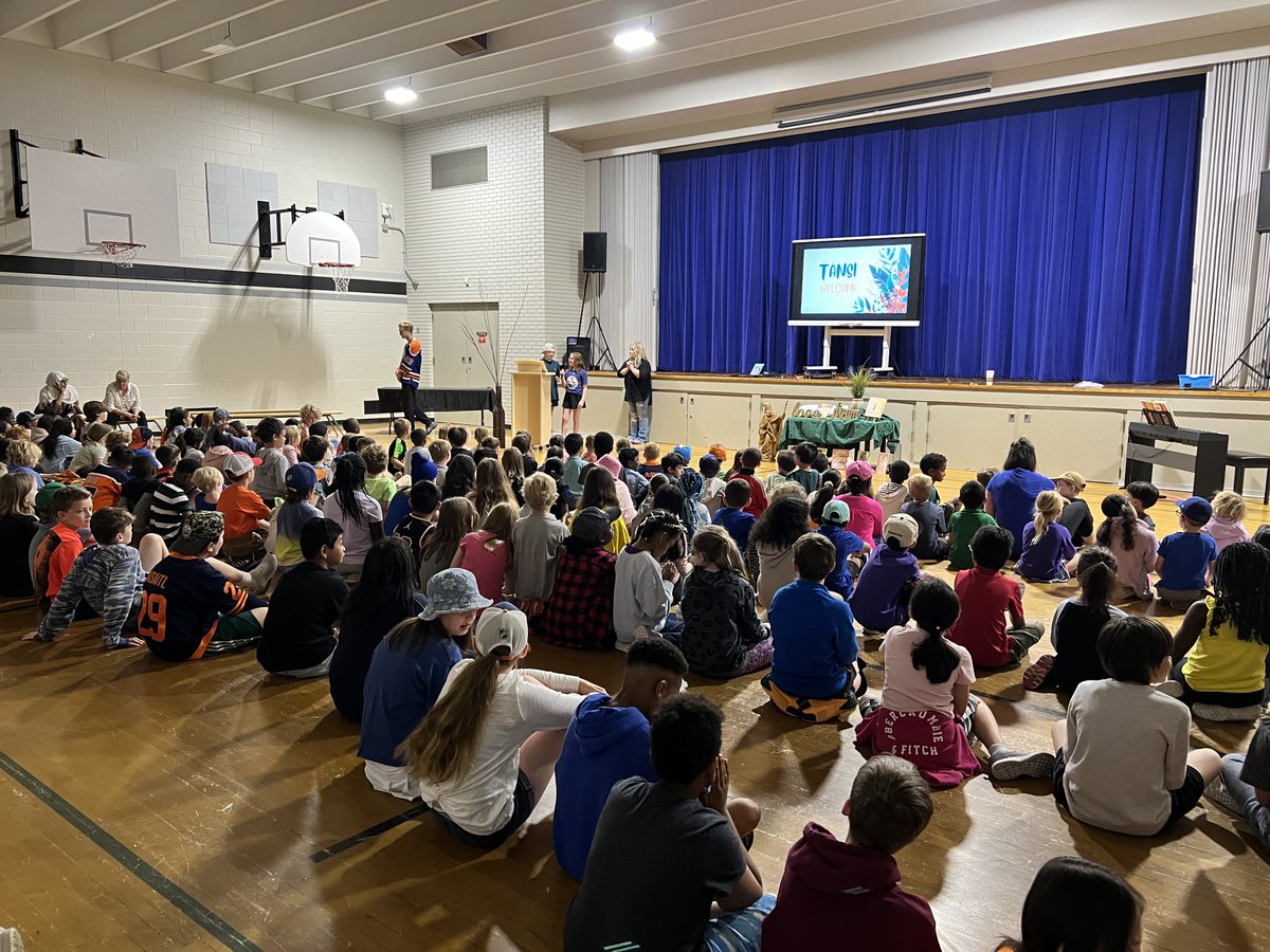 A wonderful morning celebrating National Indigenous Day!  Thank you to the teachers for organizing this great event!