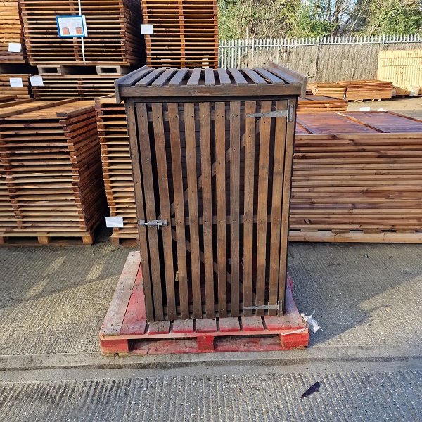 lemonfencing's tweet image. Single binstore 0.83m x 0.87m is £270!
Clutterbox 1.2m x 0.76m is £300!
Sold as is. Already constructed. Delivery is an additional charge based on postcode: SS/RM/CM/IG = £20, ME/CO/DA/E = £40. Available to view at our Rochford store. #Binstore #Clutterbox #Southend #Essex