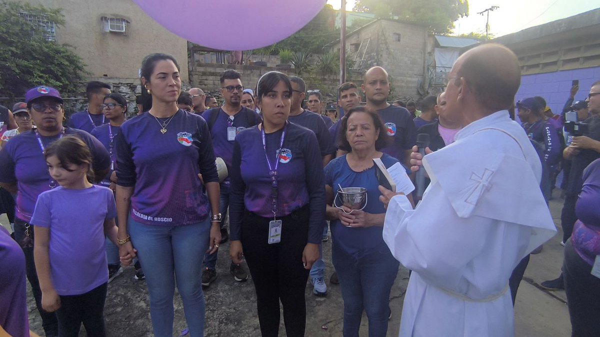 #21Junio Otraaaaaaa Cancha más, seguimos apoyando al deporte en nuestro Municipio ROSCIO. Una cancha más recuperada para el disfrute de nuestros Niños, Niñas y Adolescentes. #VamosPorMás #TrabajandoMásQueHablando