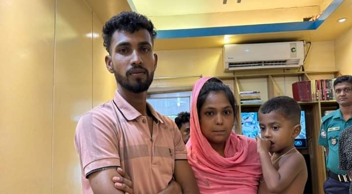 ওসির পোস্টে একমাত্র ছেলেকে ফিরে পেল মা-বাবা