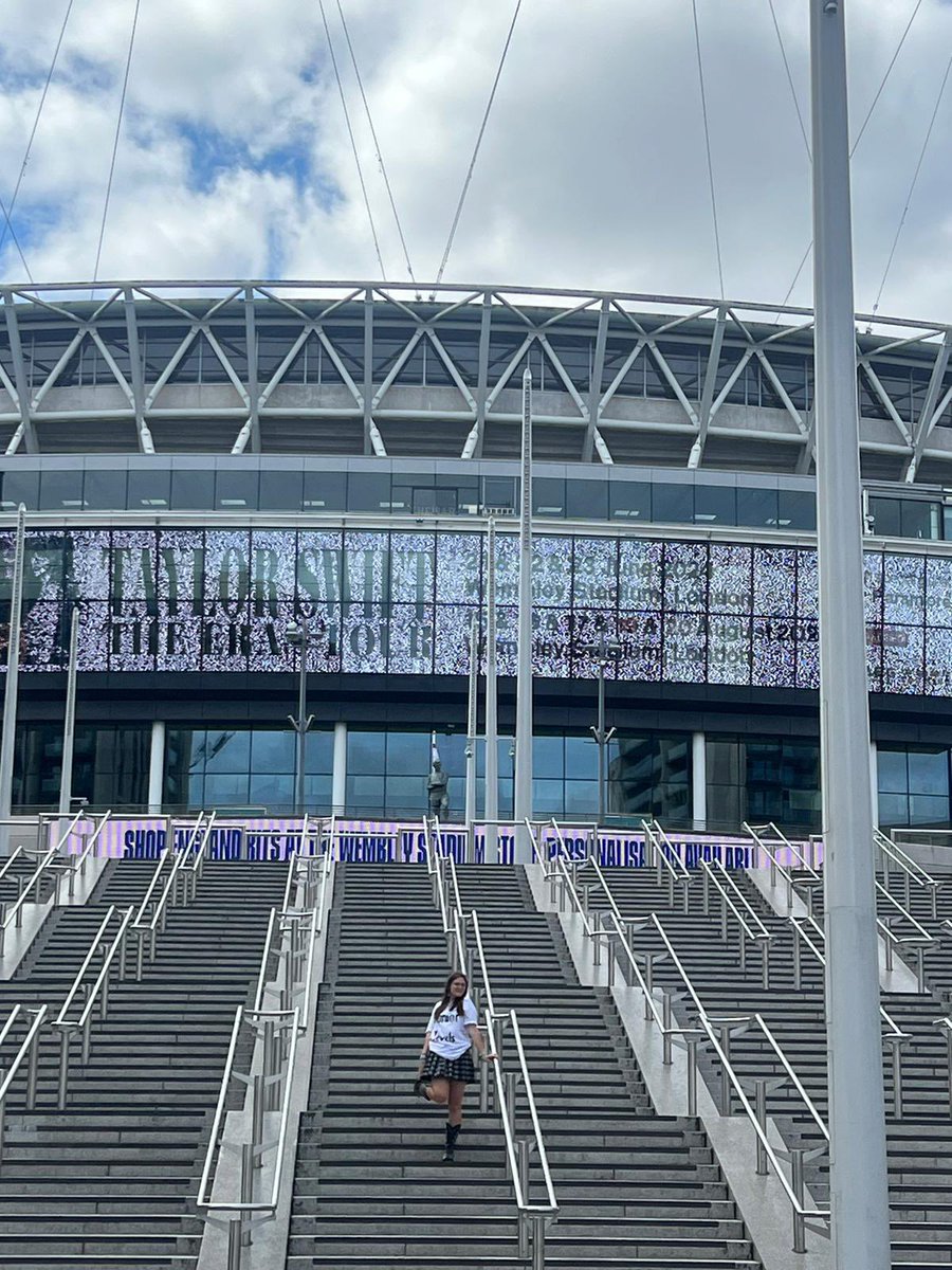 EmSpurs's tweet photo. @taylornation13 @taylorswift13 If @erastourlondon got anything to do with it they will be 😂🥰 I’ll do my bit Sunday! https://t.co/JZi37l7zIZ