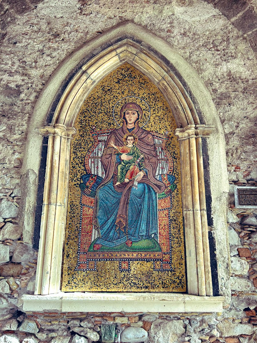 FAY COULL tweet media