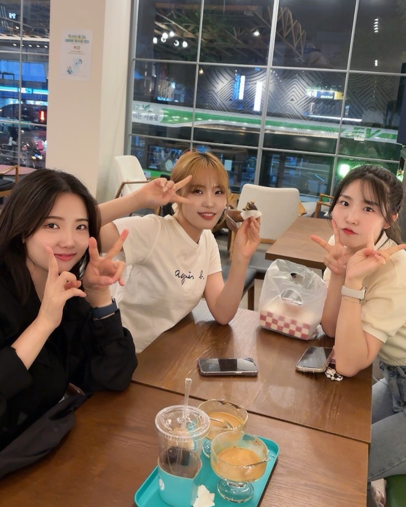 KPOPZONE_X's tweet photo. PinkFantasy have changed their Name on X (Twitter) to ‘PF Project’

#PinkFantasy #PFProject https://t.co/sV6Wi3hQUD