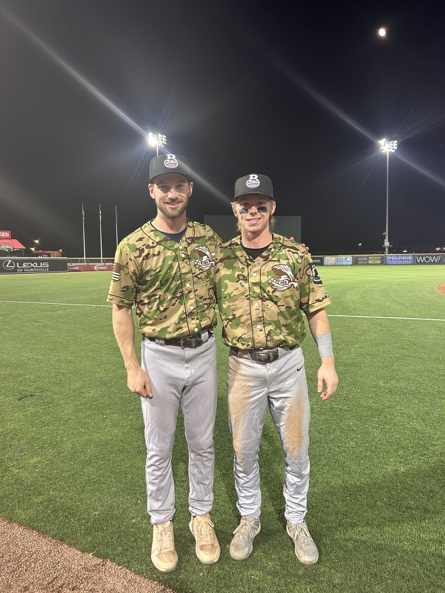 ICYMI: A couple of #GLCAlum are back together in Biloxi!! 👊👊

<a href="/hallsy_99/">Adam Hall</a> <a href="/dylorae33/">Dylan O’Rae</a>