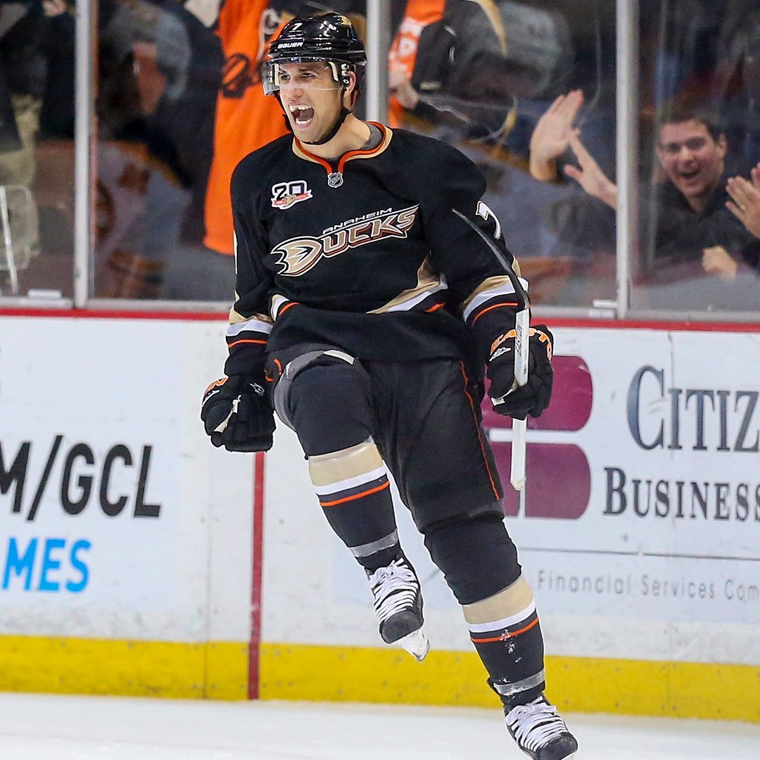 AnaheimDucks's tweet photo. A true consummate professional, selfless teammate and loyal friend in Orange County and beyond.

Congrats on one heck of a career, Cogs. 🧡 https://t.co/4mX1gziTwT