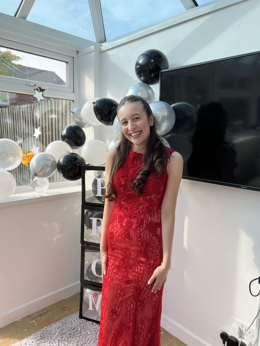 Netball25's tweet image. My Gabriella ready for prom #grownup #beautiful