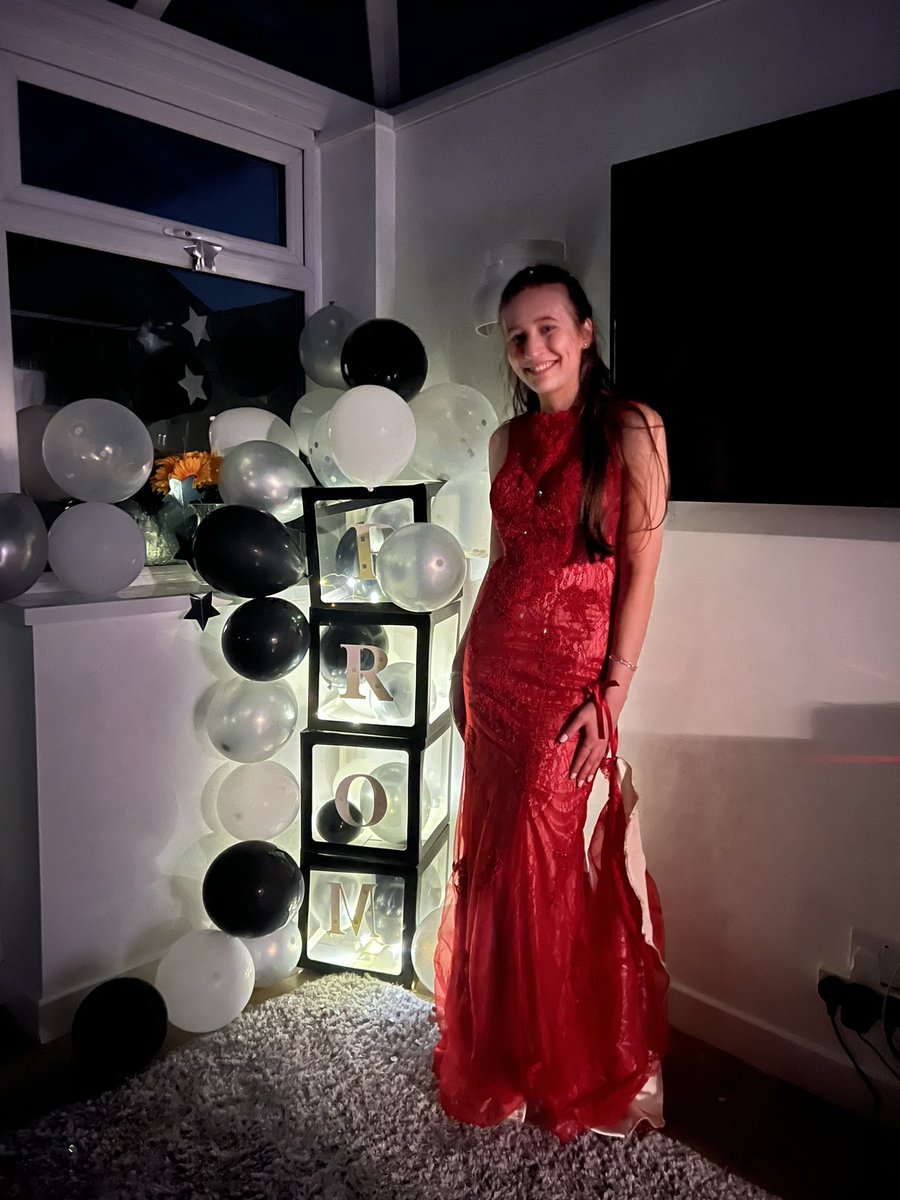 Netball25's tweet image. My Gabriella ready for prom #grownup #beautiful