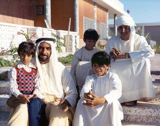 في "يوم الأب العالمي" نستذكر الشيخ زايد "طيب الله ثراه" الذي رسخ فينا حبّ الوطن والعمل الدؤوب من أجل رفعته وتقدمه، فكان رحمه الله مثال الأب المعطاء، والمعلم الحكيم، الذي زرع بذور الخير فأثمرت تقدماً وازدهاراً للأجيال التي جاءت من بعده واستلهمت قيمه وسارت على خطاه.