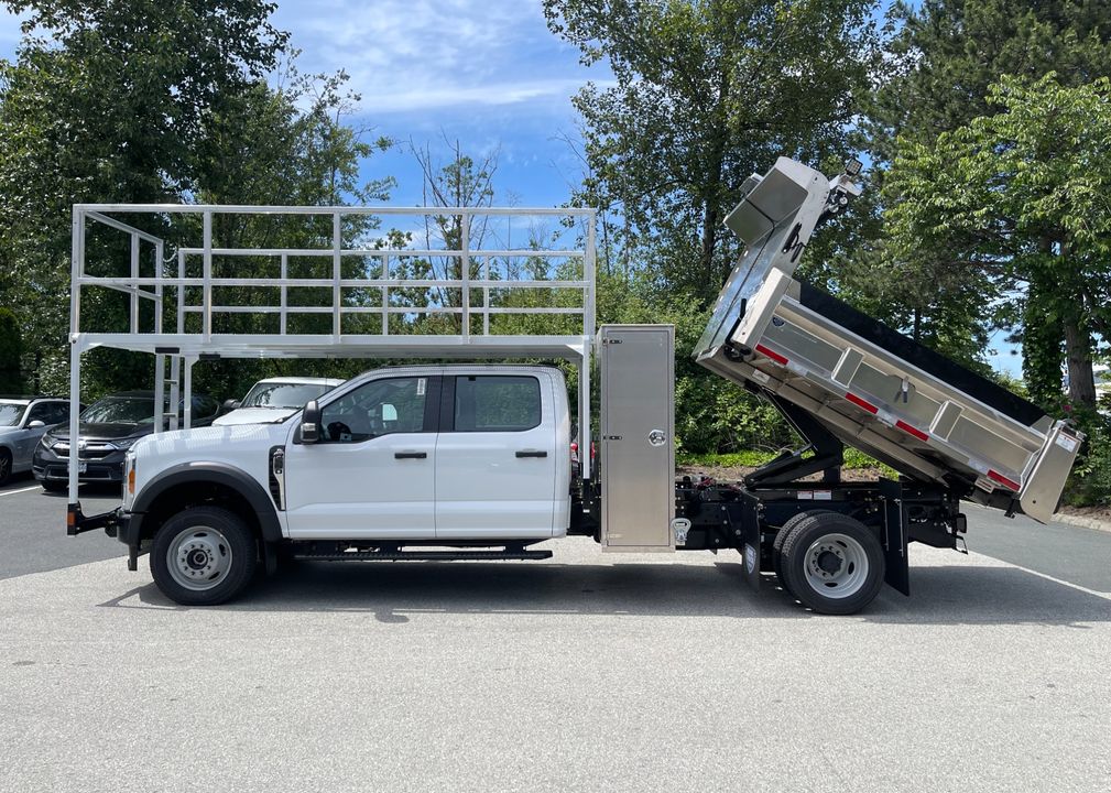 WorkTruckWest's tweet image. 🔶Reach Your Objectives with this Versatile Dump Platform Build 🔶 
This Work Truck West 9' Aluminum Dump on a 2023 Ford F550 Crew Cab Chassis is for a Local Roads Department. They will be using the 14’ Platform to Trim Trees Along the Road! #WorkTruckWest #NeedsMet #F550