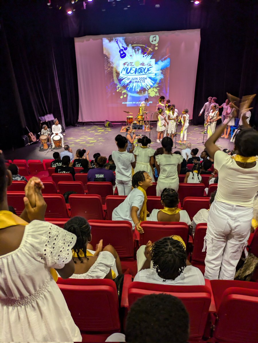 AcGuadeloupe's tweet photo. Belle fête de la musique à tous en direct du #macte avec les écoles et collèges de l'@AcGuadeloupe . Félicitations aux équipes et aux élèves pour leur investissement et félicitations pour ce spectacle ! https://t.co/9a7lUYibhh