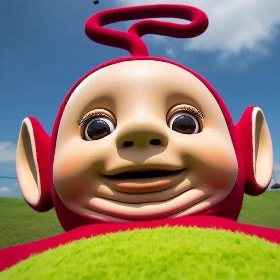 KomsakAddams's tweet image. มือเผลอไปเปิดกล้องหน้า :