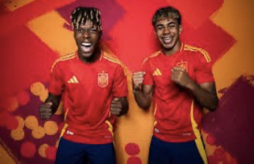 C_Tarrino's tweet photo. Ser racista en España cuando a lo largo de nuestra historia hemos sido invadidos por todas las grandes potencias y nos hemos caracterizado por ser un lugar de refugio para diferentes pueblos es saber muy poquito y entender menos
#estaseleccionmerepresenta https://t.co/5CDUwEJycR