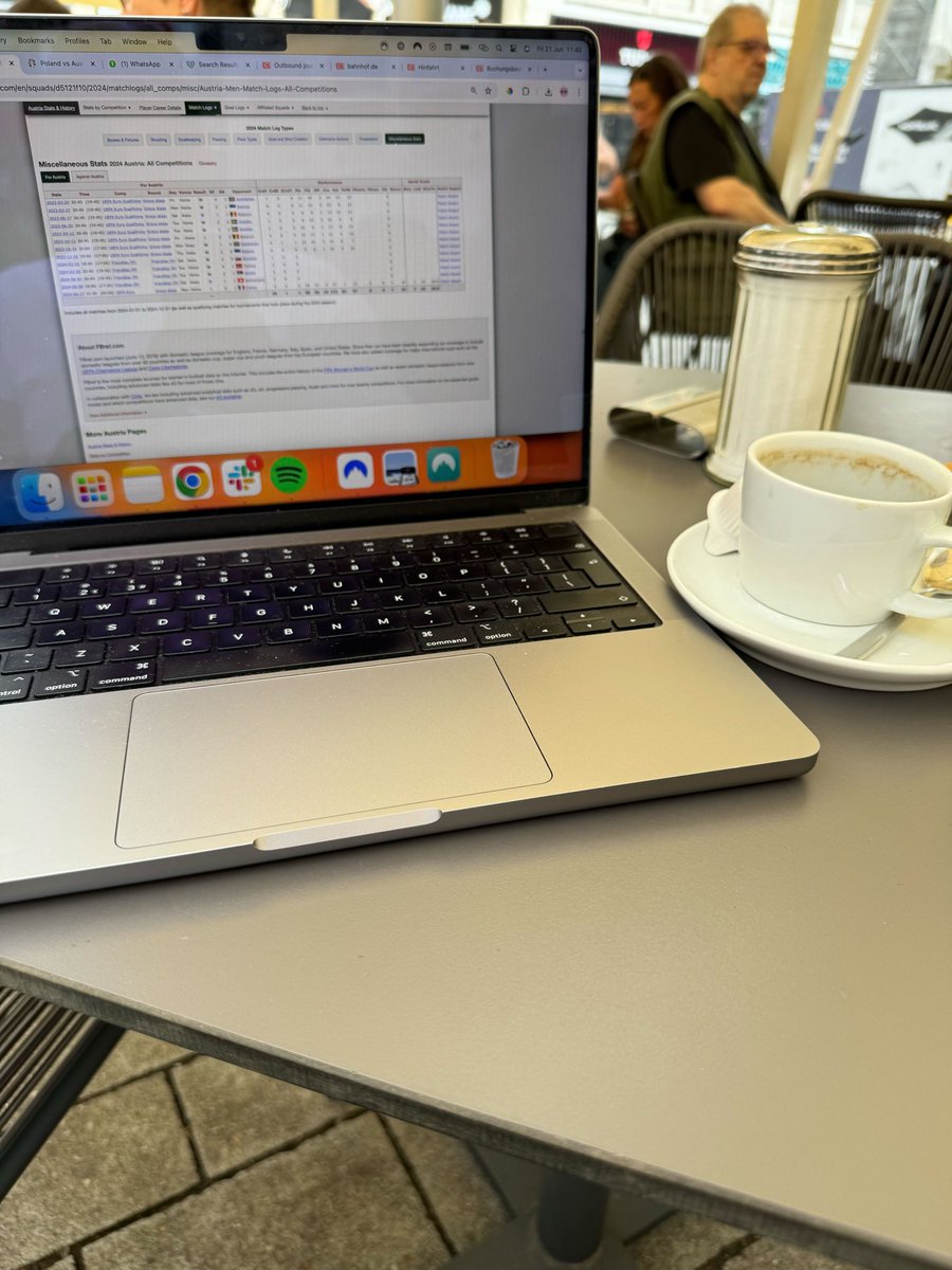 AndyRobsonTips's tweet image. 👨🏼‍💻 Research in the centre of Cologne.

Reminder, the Train is scheduled for 4pm.