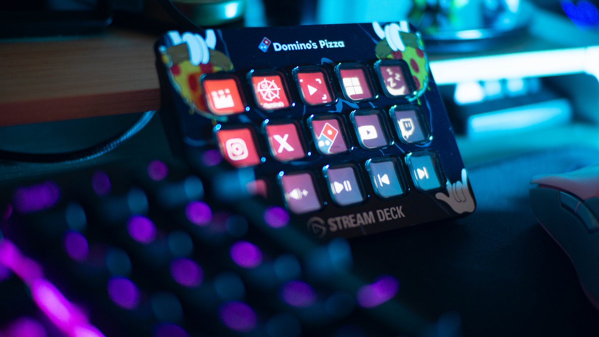 DominosGaming's tweet image. 🍕SORTEO DOMINO´S x ELGATO🕹️

Un año de pizzita gratis y una Stream Deck MK2 con un toque pizzero, ¿qué más quieeeeereees?😜

Para participar:
- Seguir a @DominosGaming y @elgatoES
- Menciona a tu creador de contenido fav
- Dar RT
