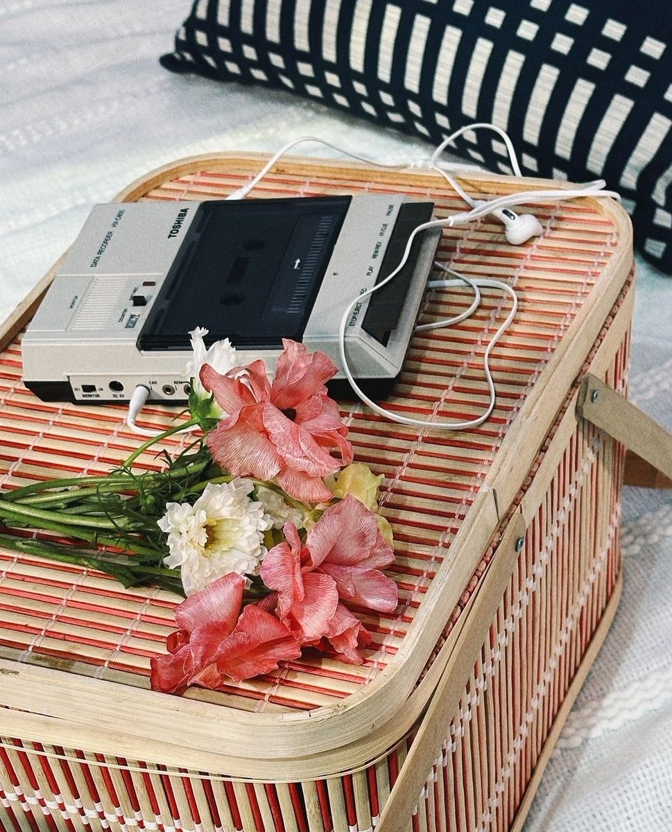 restarting... 🌵 [day -]

hello! i'm sam and i’m looking for interactive moots, especially #zerose #moa, but any fandoms are welcome <3

- filo | he/him | '07 
- not new to #kpoptwt #stantwt 
- ults: txt, zb1, ateez, gidle, 99+ more

♡ / ↻ are very much appreciated!