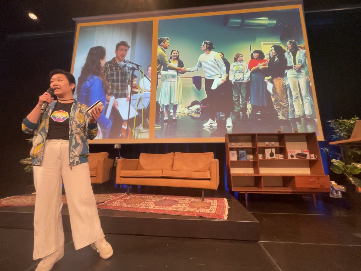 The script is a way for you to know where you are going, but it never happens exactly the same way

In the end, the way it works out is all about community 

⁦<a href="/lianmakesthings/">🏳️‍🌈 Lian Li 李莲 ✊🏿</a>⁩ ⁦<a href="/devopsams/">Devopsdays Amsterdam | amsterdam@devopsdays.org</a>⁩