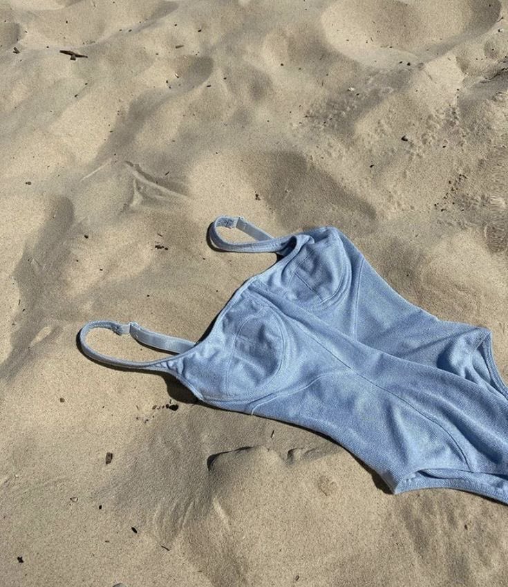 diormedior's tweet photo. summer 🦋💙🐬 https://t.co/7JDH5Mc1XE