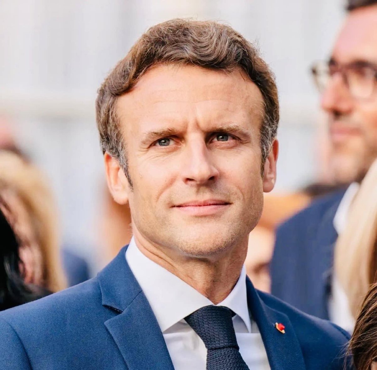 Notre Président Macron subit actuellement une campagne de dénigrements, de critiques , et de bashing , jamais égalée . Il doit disparaître pour certains . Ils ont oublié tout ce qui a permis à la France d’avancer , de briller ⭐️. Respect et Soutien indéfectible à notre Pr EM . 🙏