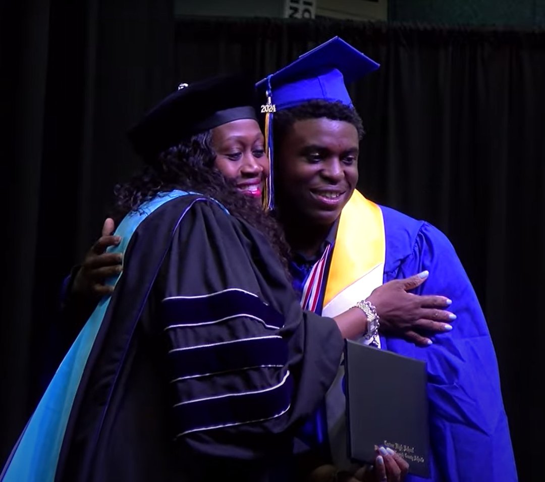 WS/FC Schools (@wsfcs) on Twitter photo 🎓 As Carver High’s 2024 graduates crossed the stage, they reflected on the love & support from family, friends, and mentors. Graduation Day is a moment of gratitude and celebration. ow.ly/zFxz50Sn6OC #WSFCSClassOf2024 <a href="/CarverHS_Nation/">CarverHSNation_WS</a> #wsfcs 🎓 As Carver High’s 2024 graduates crossed the stage, they reflected on the love & support from family, friends, and mentors. Graduation Day is a moment of gratitude and celebration. ow.ly/zFxz50Sn6OC #WSFCSClassOf2024 <a href="/CarverHS_Nation/">CarverHSNation_WS</a> #wsfcs
