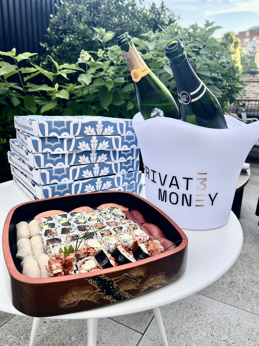Privat3Money's tweet photo. This maths exercise was easy π: 20th June is astronomical summer start + office terrace + overdue team drinks = P3 summer office party! ππ
With that, have a wonderful and finally sunny summer weekend! π
#SummerwithP3 #Privat3Money #P3Team https://t.co/kA5UY2VI1f