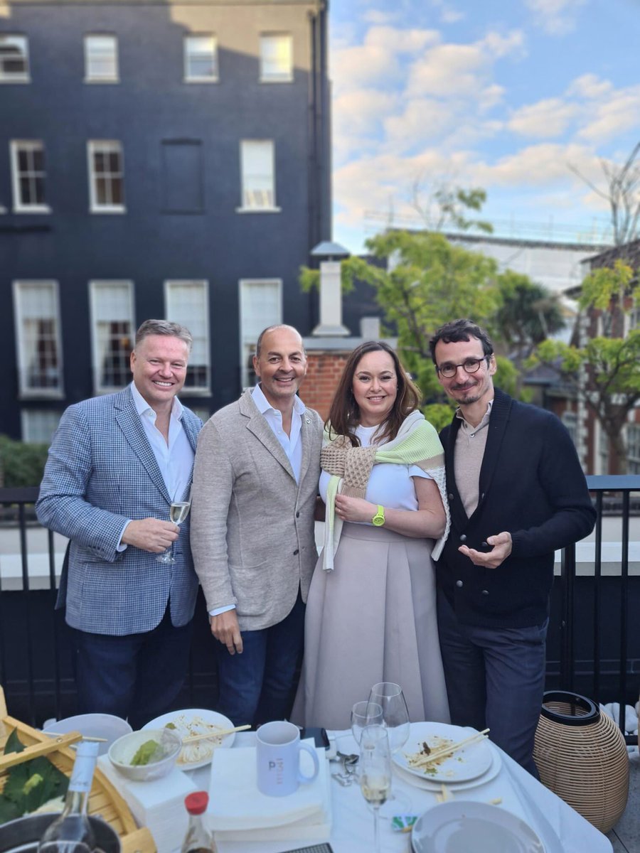 Privat3Money's tweet photo. This maths exercise was easy π: 20th June is astronomical summer start + office terrace + overdue team drinks = P3 summer office party! ππ
With that, have a wonderful and finally sunny summer weekend! π
#SummerwithP3 #Privat3Money #P3Team https://t.co/kA5UY2VI1f
