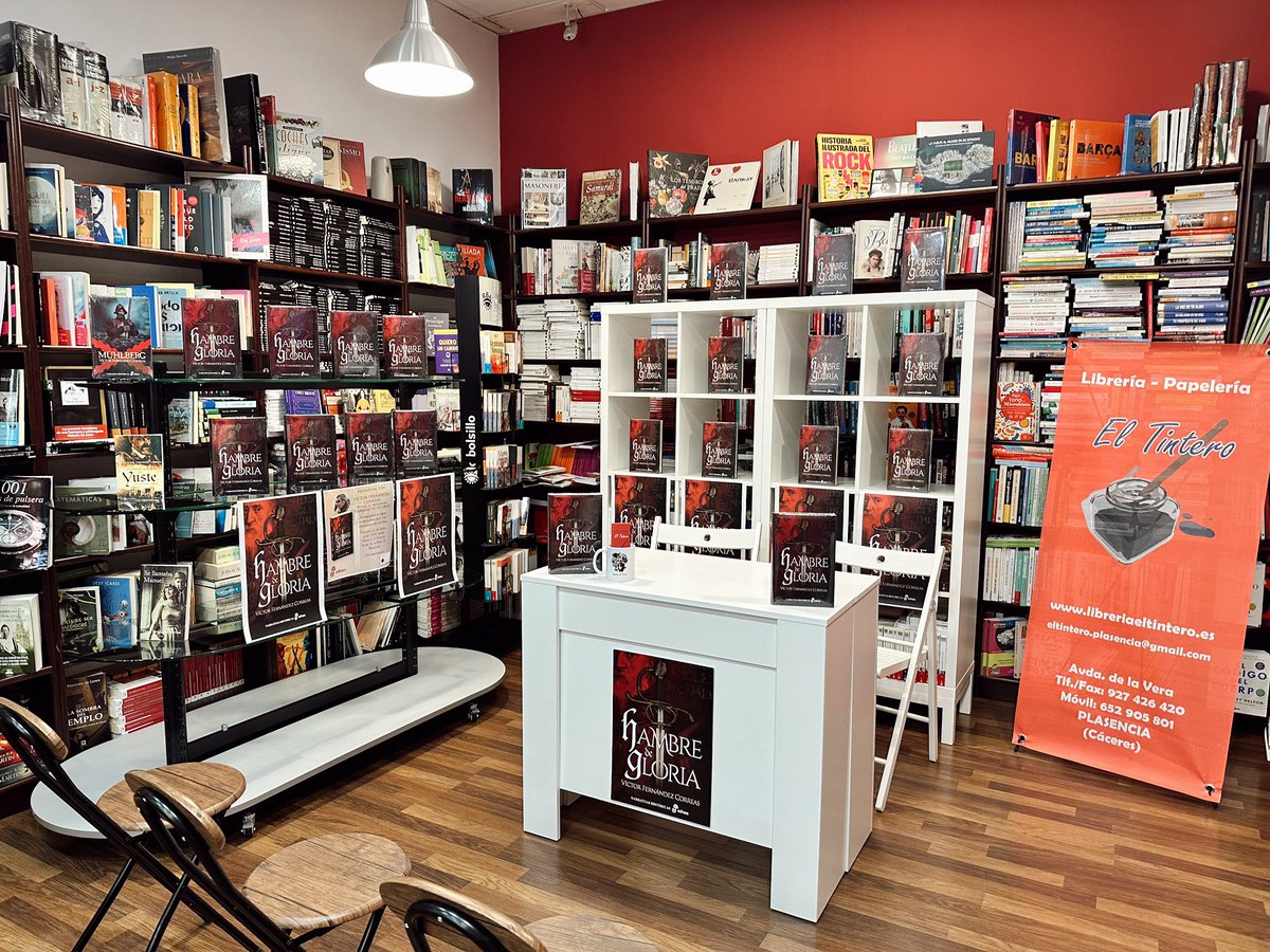 Ya lo tenemos preparado todo para la presentación de esta tarde de #HambreDeGloria 🥳📖
Os recordamos que a partir de las 19:00 horas Víctor Fernández Correas estará presentando su novela junto al periodista José Luis Hernández.
¡Os esperamos! 📚