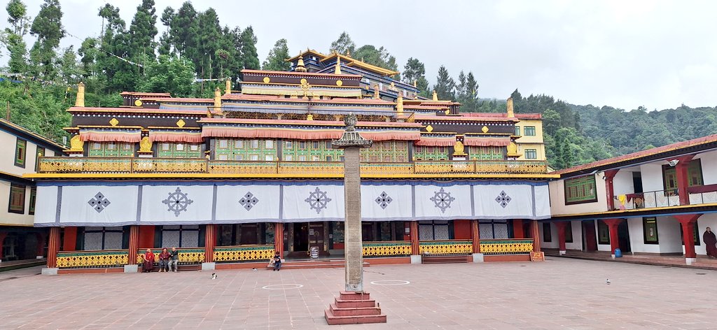4canary_yellow's tweet photo. There's no other spiritual teacher other than your own soul .
#rumtek #monasteries #HappyWeDay_QRRA #PrideInUnity #trendingnewsmalaysia #BuddhistUniversity #PeaceOnEarth https://t.co/akoH1wZIYQ