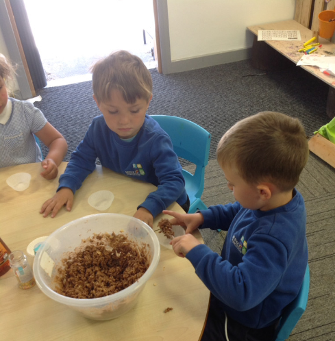 ManorParkFirst's tweet photo. This week our Pre-School children have enjoyed making cakes. I think that we can all agree that they tasted delicious!
#manorparksuperstars https://t.co/DlwHZ7Seig