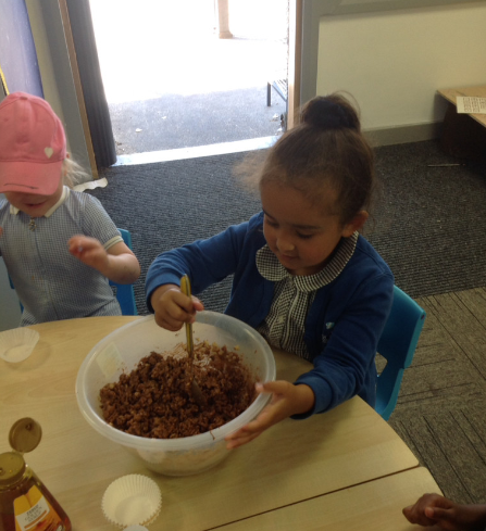 ManorParkFirst's tweet photo. This week our Pre-School children have enjoyed making cakes. I think that we can all agree that they tasted delicious!
#manorparksuperstars https://t.co/DlwHZ7Seig