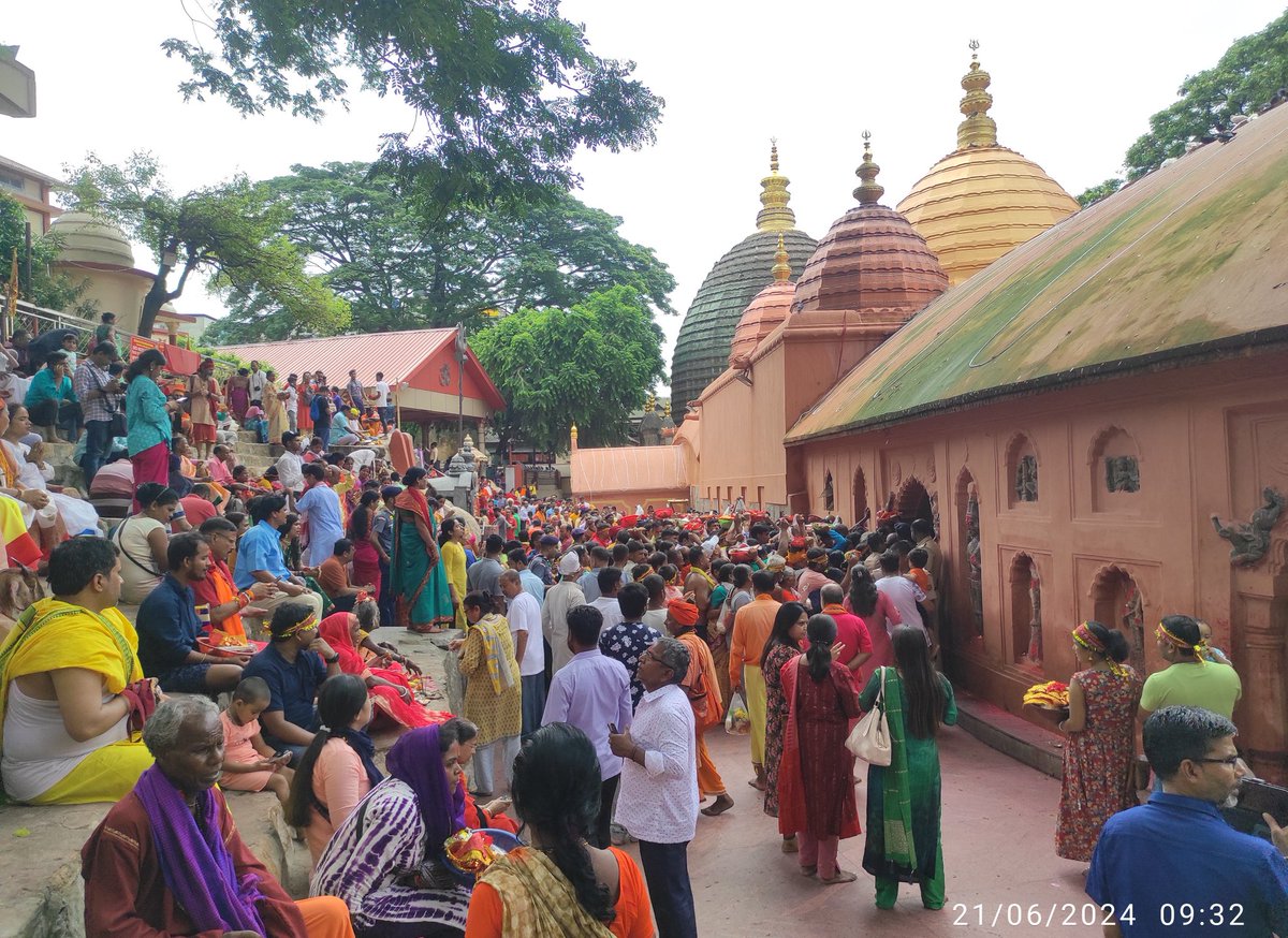 KamakhyaTemple1's tweet image. Experience the vibrant vibes of
AMBUBACHI MAHAYOG 2024 🌺🙏

Photo courtesy - @SubhamKumarIn

#JaiMaaKamakhya  @Ambubachi